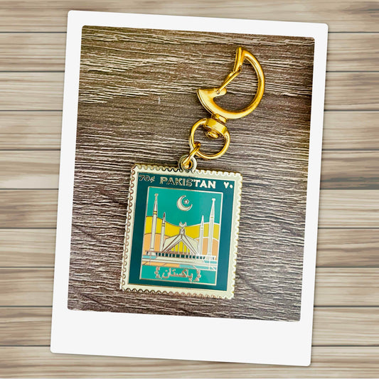 Pakistan Keychain | Shah Faisal Mosque Gold Enamel Keyring | Islamabad Landmark | Islamic Architecture Gift | Muslim Heritage Keychain